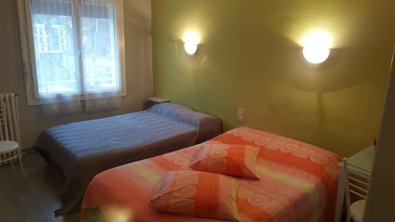 Hotel Des Voyageurs Mayenne Kültér fotó