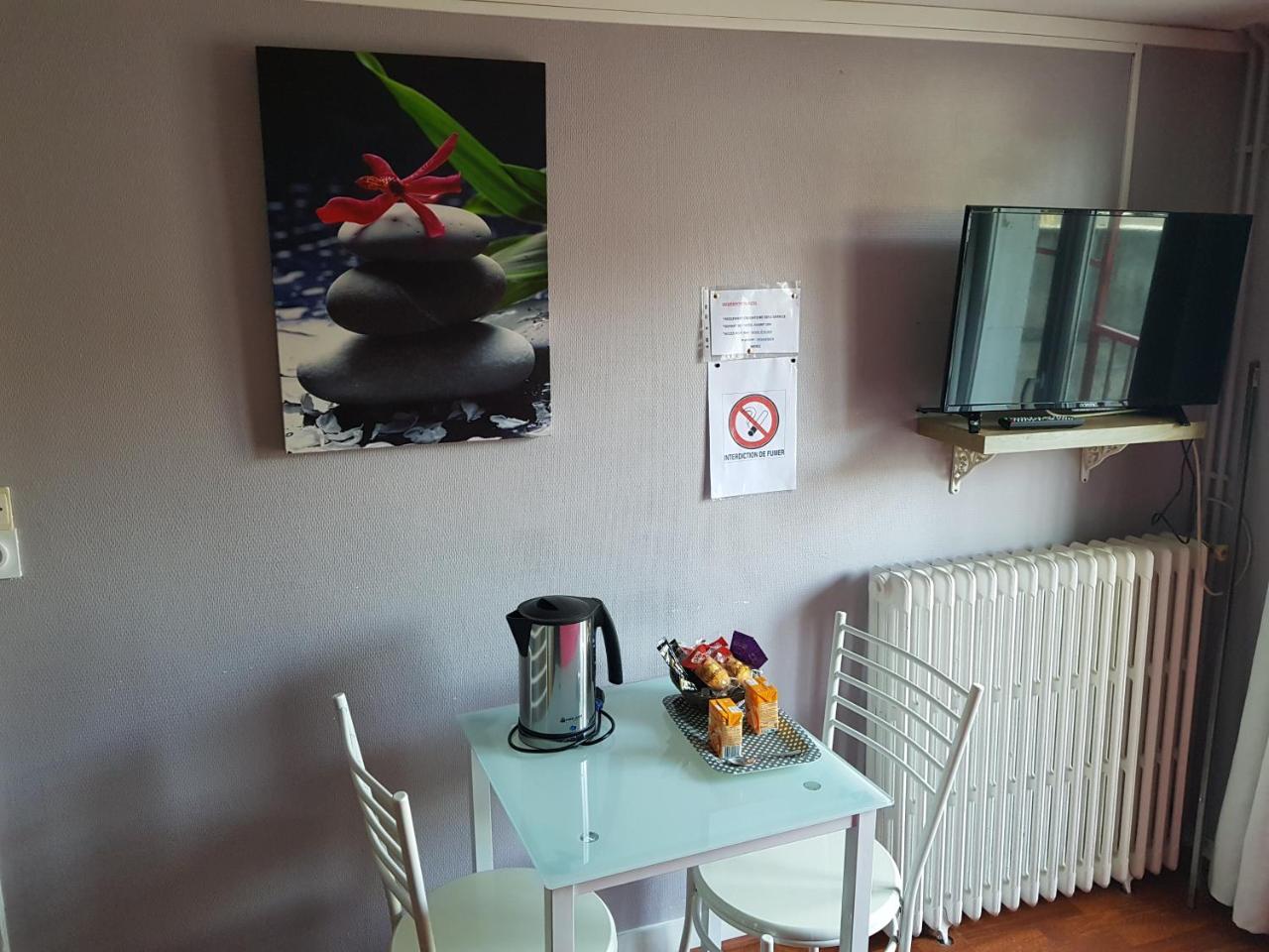 Hotel Des Voyageurs Mayenne Kültér fotó